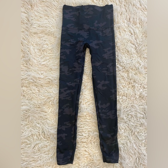 SPANX | Camo Look At Me Now Seamless Leggings - Picture 2 of 4